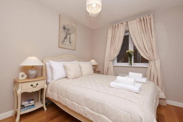 Three Bedroom Apartment By Beautiful Park Londres Exterior foto